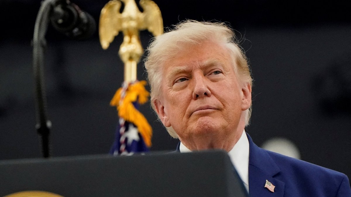 ABD Başkanı Trump’tan Hürmüz Boğazı açıklaması: Gemiler hızla geçiyor