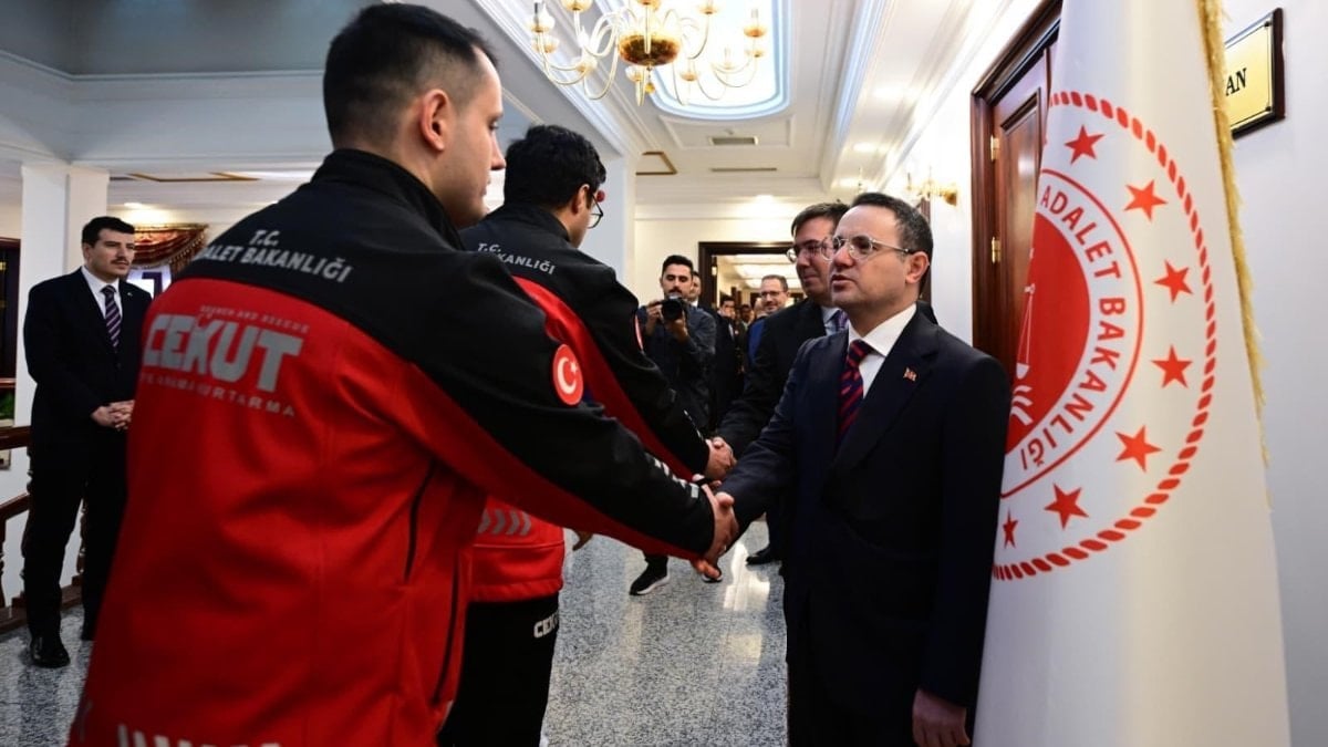 Akın Gürlek, Adalet Bakanlığı ve HSK personeliyle bayramlaştı