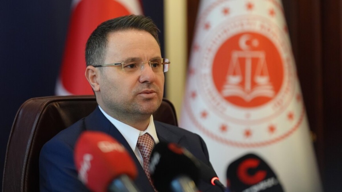 Akın Gürlek duyurdu: Sokak çetelerine operasyon