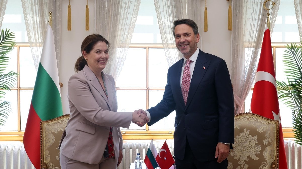 Alparslan Bayraktar, Bulgaristan Enerji Bakanı Iva Petrova ile görüştü