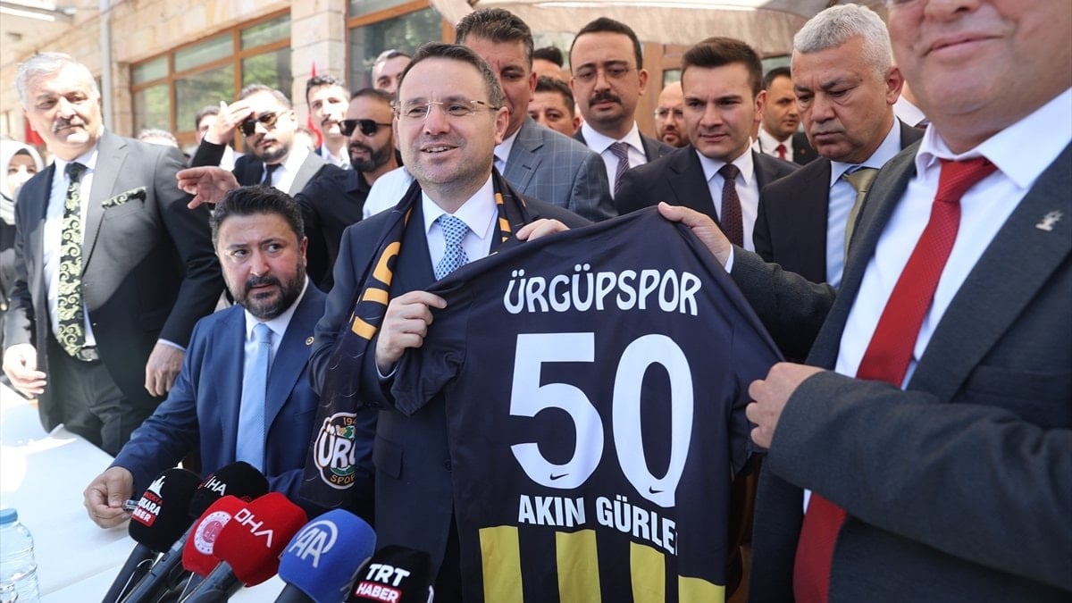 Bakan Akın Gürlek memleketinde vatandaşlarla buluştu