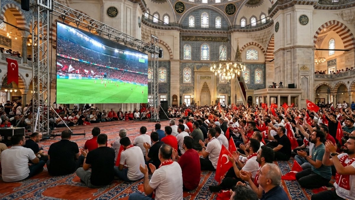 Camide Dünya Kupası heyecanı: Sabah namazının ardından dev ekran kurulacak