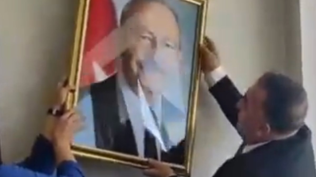 CHP Erzurum’da devir teslim: Kılıçdaroğlu’nun fotoğrafları asıldı