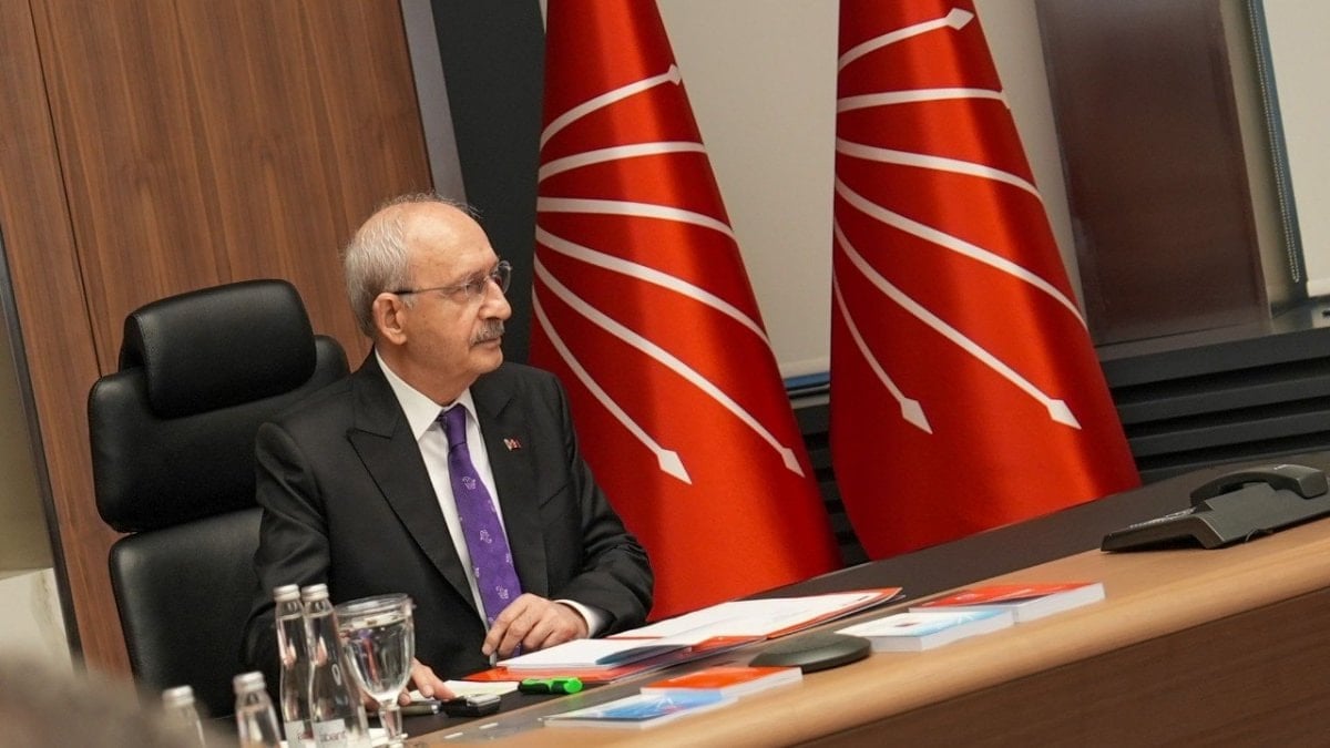 CHP’de 2 belediye başkanının ihracı istendi