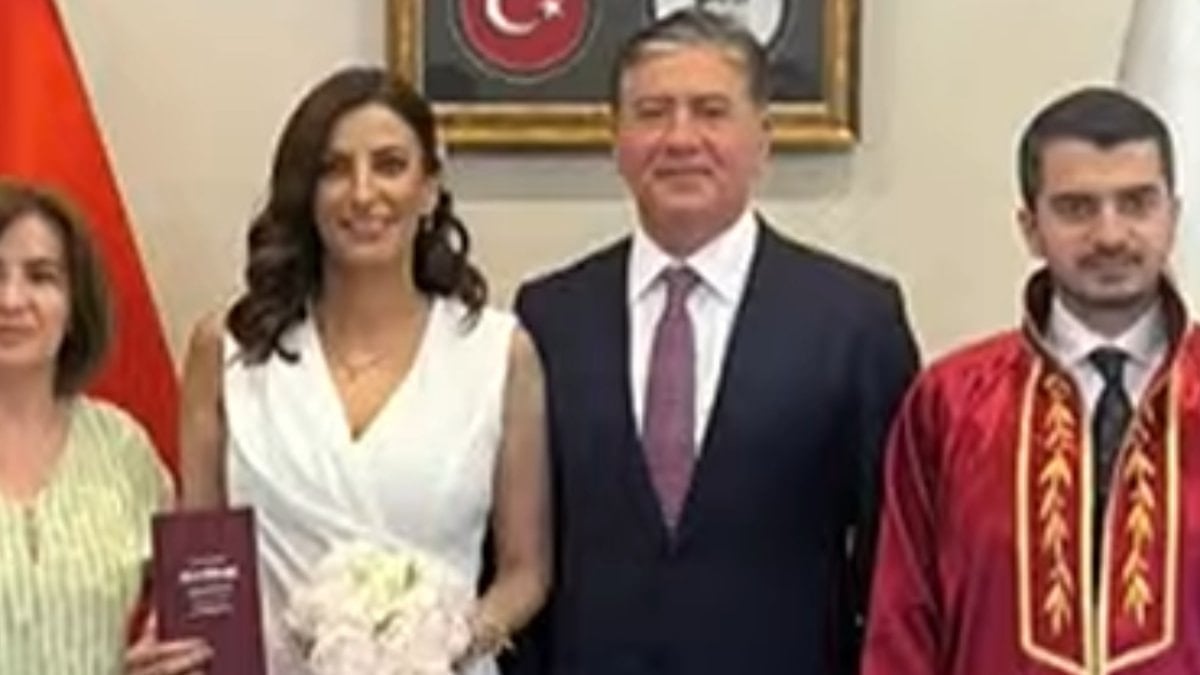 CHP’li vekiller Murat Emir ile Evrim Rızvanoğlu’nun nikahından ilk kare