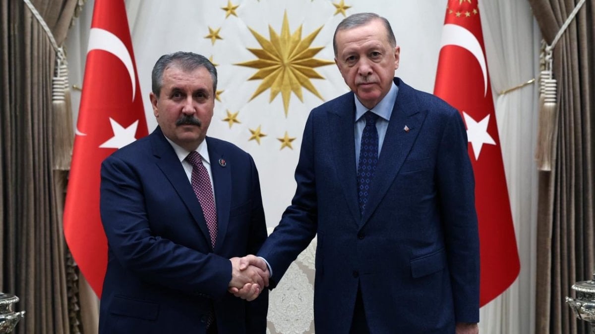 Cumhurbaşkanı Erdoğan, BBP Genel Başkanı Destici’yi tebrik etti