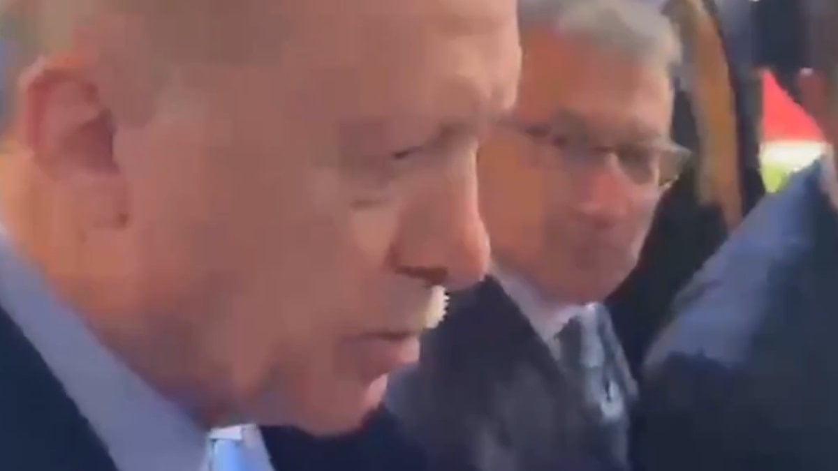 Cumhurbaşkanı Erdoğan’dan evlenmek istemeyen muhabire: Kapıyı kapatma