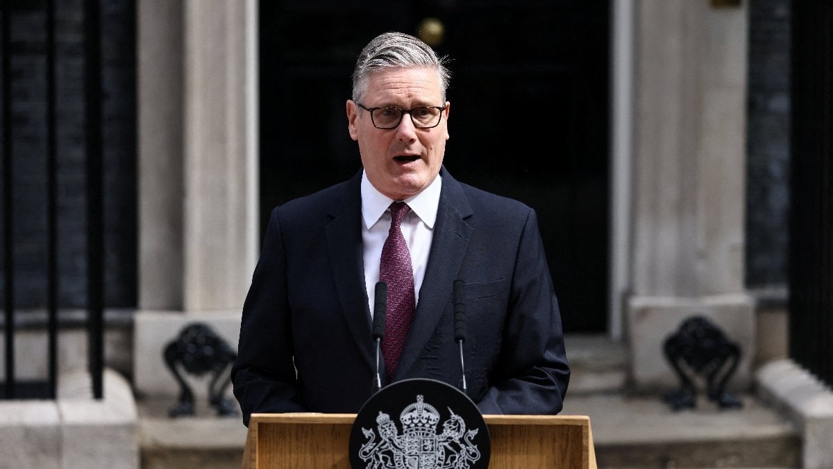İngiltere Başbakanı Keir Starmer istifa etti