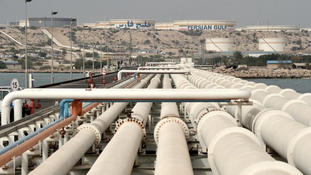 İran: Hark Adası savaş boyunca 548 kez saldırıya uğradı