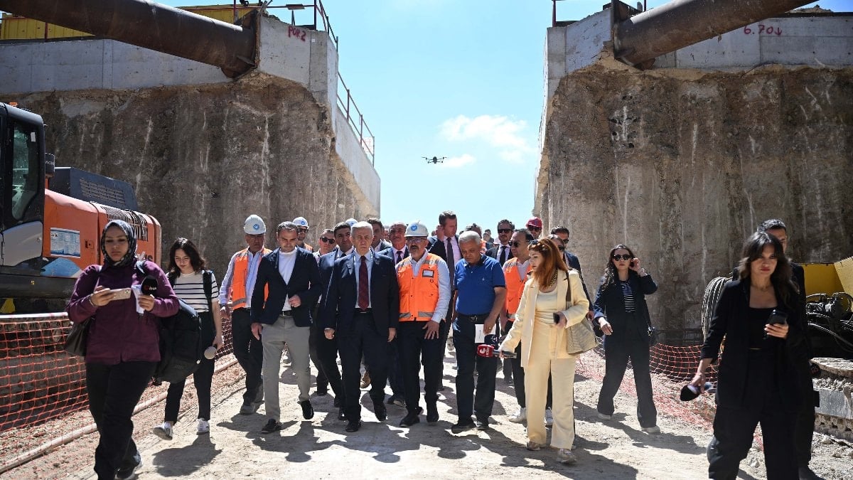 Mansur Yavaş, Mamak Metrosu’nda incelemelerde bulundu