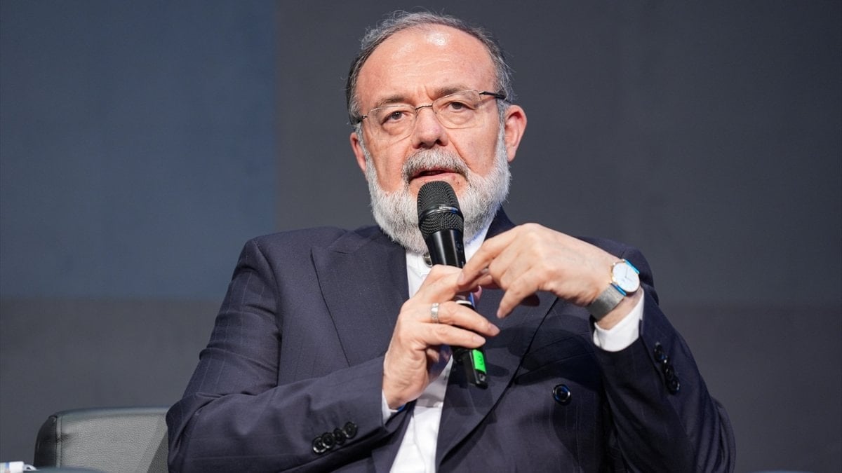 Mehmet Görmez: Sarıklı, cübbeli kardeşlerimiz dini zehirliyor
