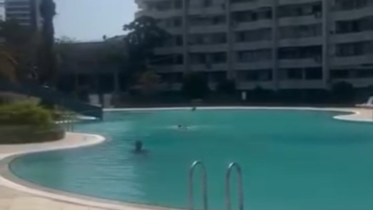 Mersin’de tesettür mayolu kadın havuza alınmadı: Görevli tutuklandı