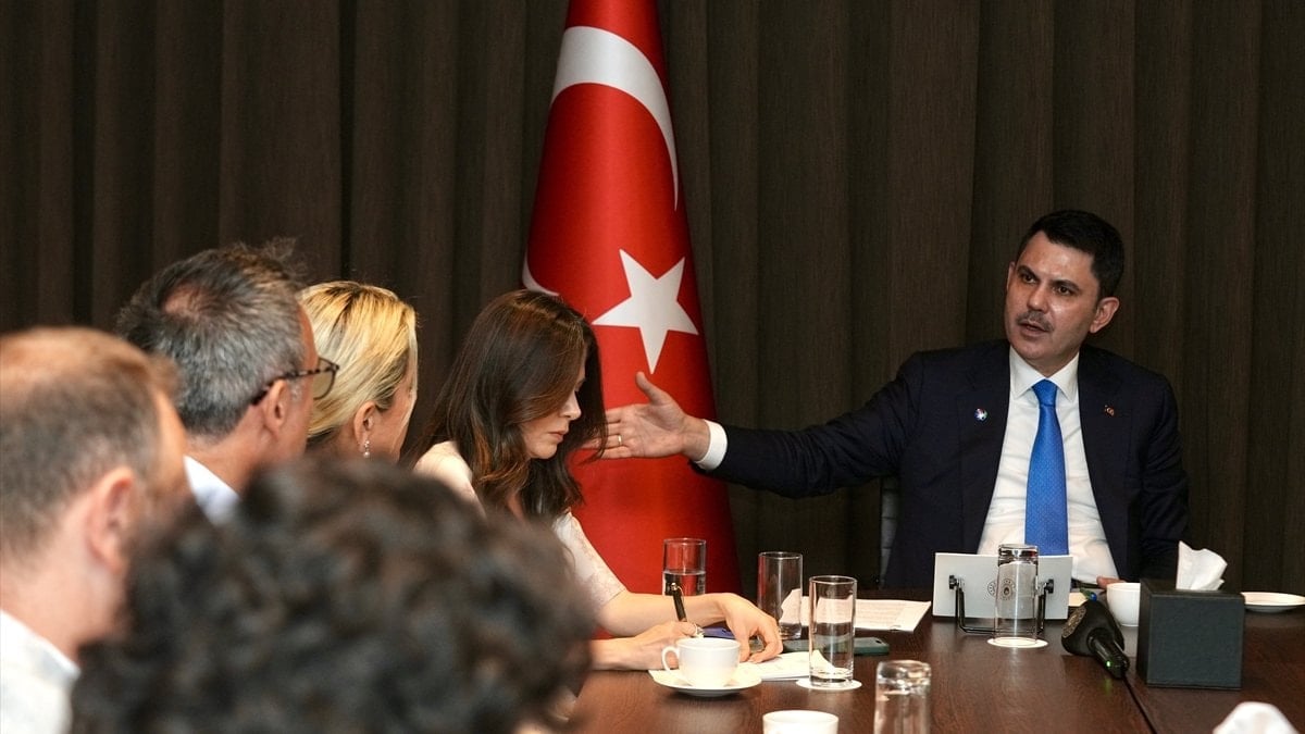 Murat Kurum, Londra’da Türk gazetecilerin sorularını yanıtladı