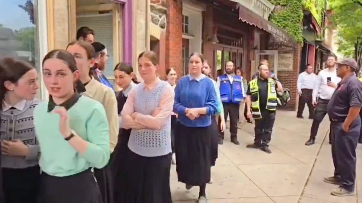 New York’ta Yahudi okulundaki 71 kız öğrenci yeraltı tünellerinde kayboldu