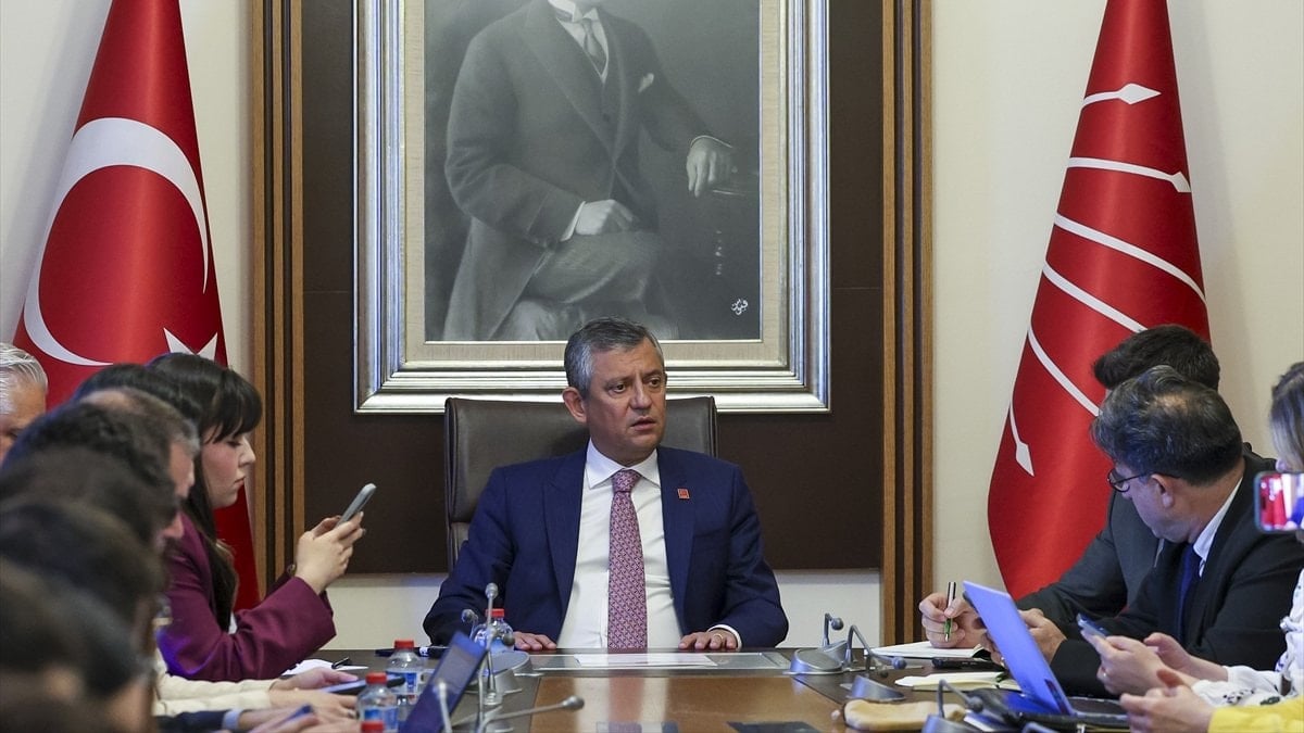 Özgür Özel: CHP’yi bırakmakmak yok, mücadele var