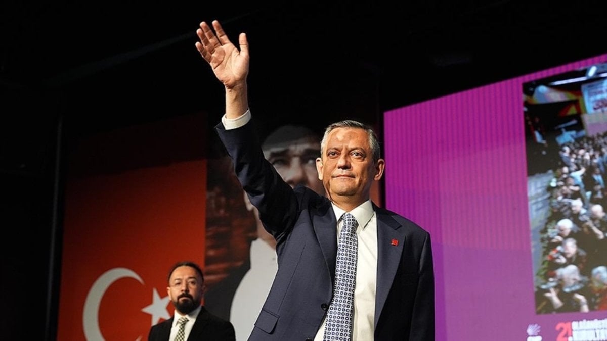 Özgür Özel’in ekibinin tamamı CHP PM’den istifa etti