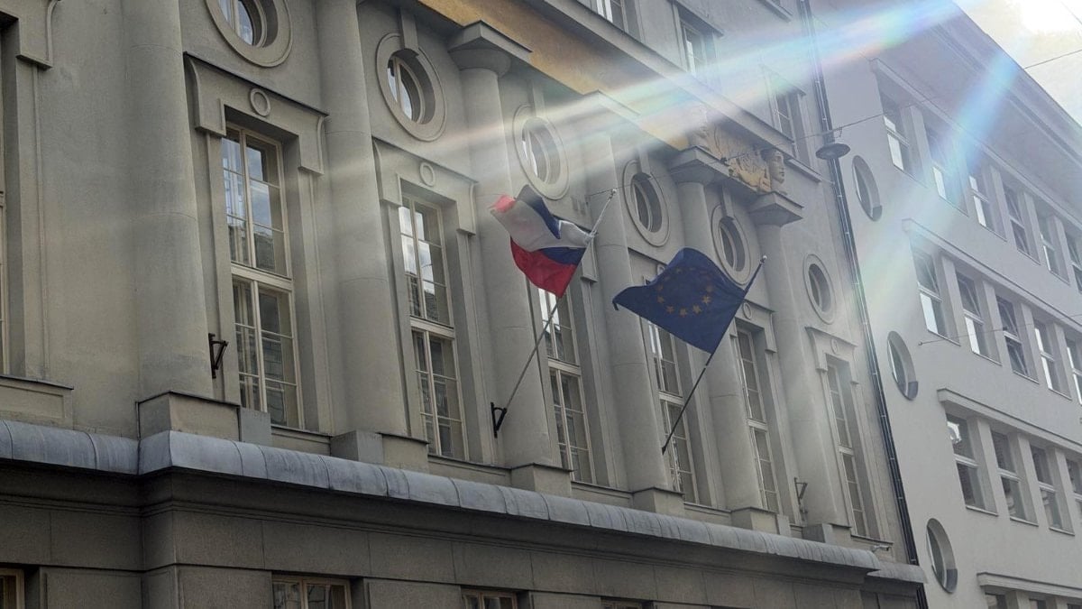 Slovenya’daki yeni hükümet Filistin bayrağını indirdi