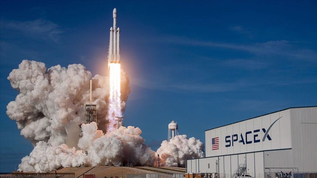 SpaceX’in hisseleri borsadaki ilk haftasında yüzde 37 yükseldi
