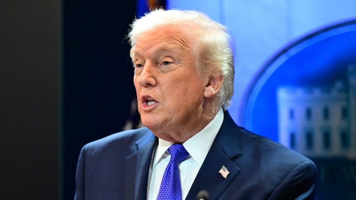 Trump’tan İran’a: Füzelerinizi fırlattınız artık masaya dönün