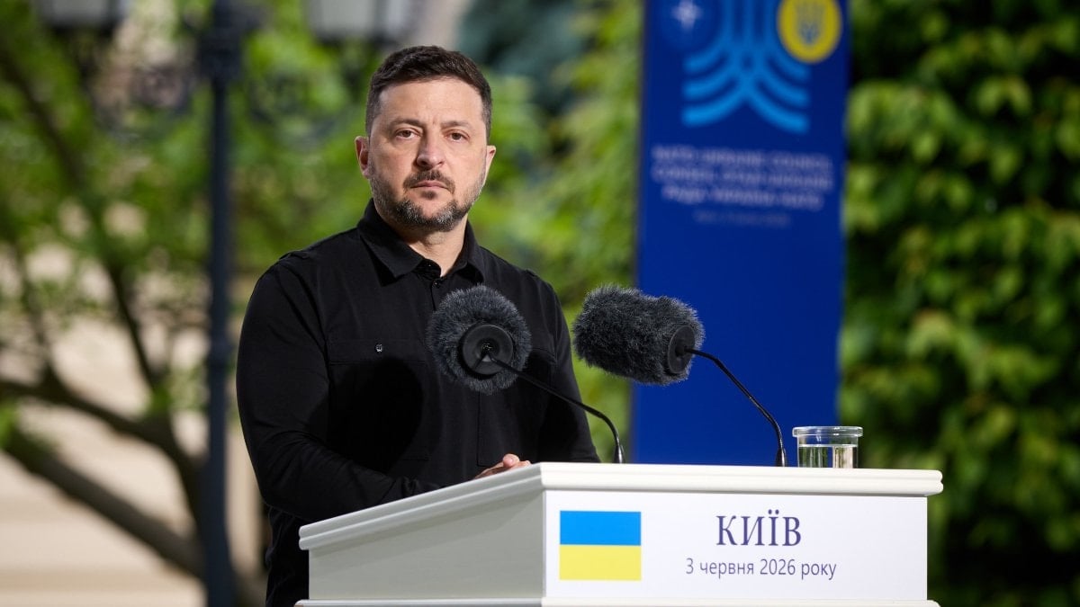 Vladimir Zelensky: Savaşın bitirilmesi için Vladimir Putin ile doğrudan görüşmeye hazırım