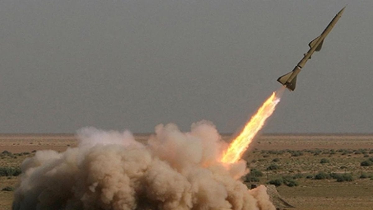 Yemen’deki Husiler İsrail’e balistik füze fırlattı