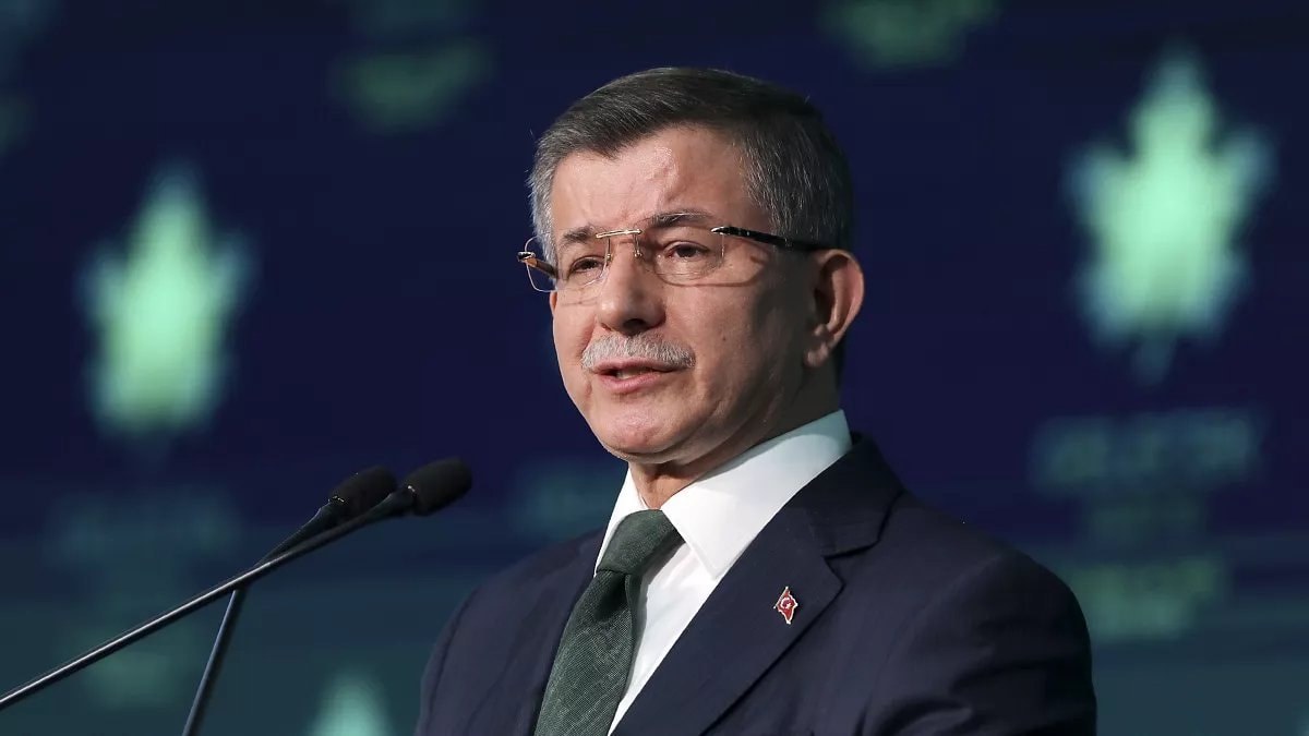 Ahmet Davutoğlu’ndan Özel’e: Sürekli farklılaşarak gidilecek yerin sonuna geldik