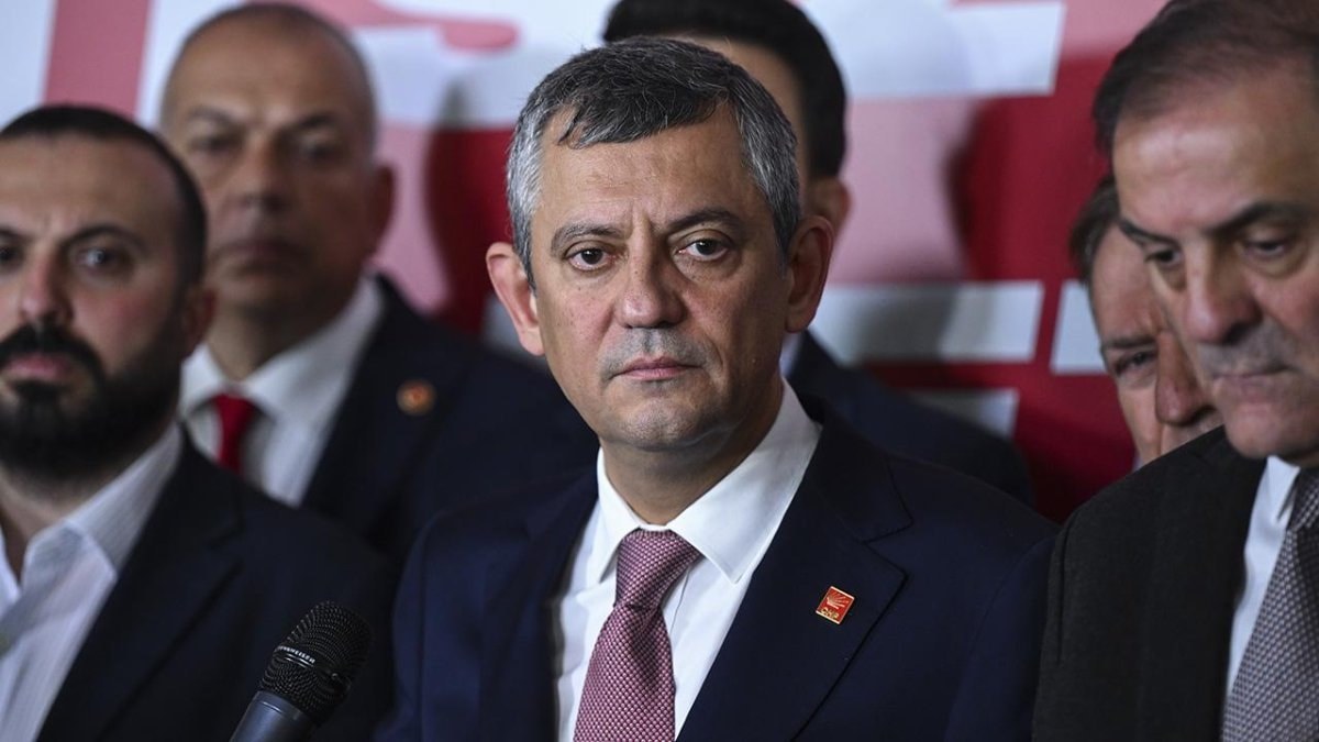 AK Parti, Özgür Özel’in dokunulmazlığının kaldırılacağı iddiasını yalanladı