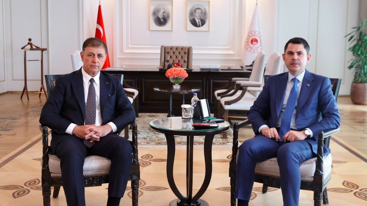 Cemil Tugay, Murat Kurum’u makamında ziyaret etti