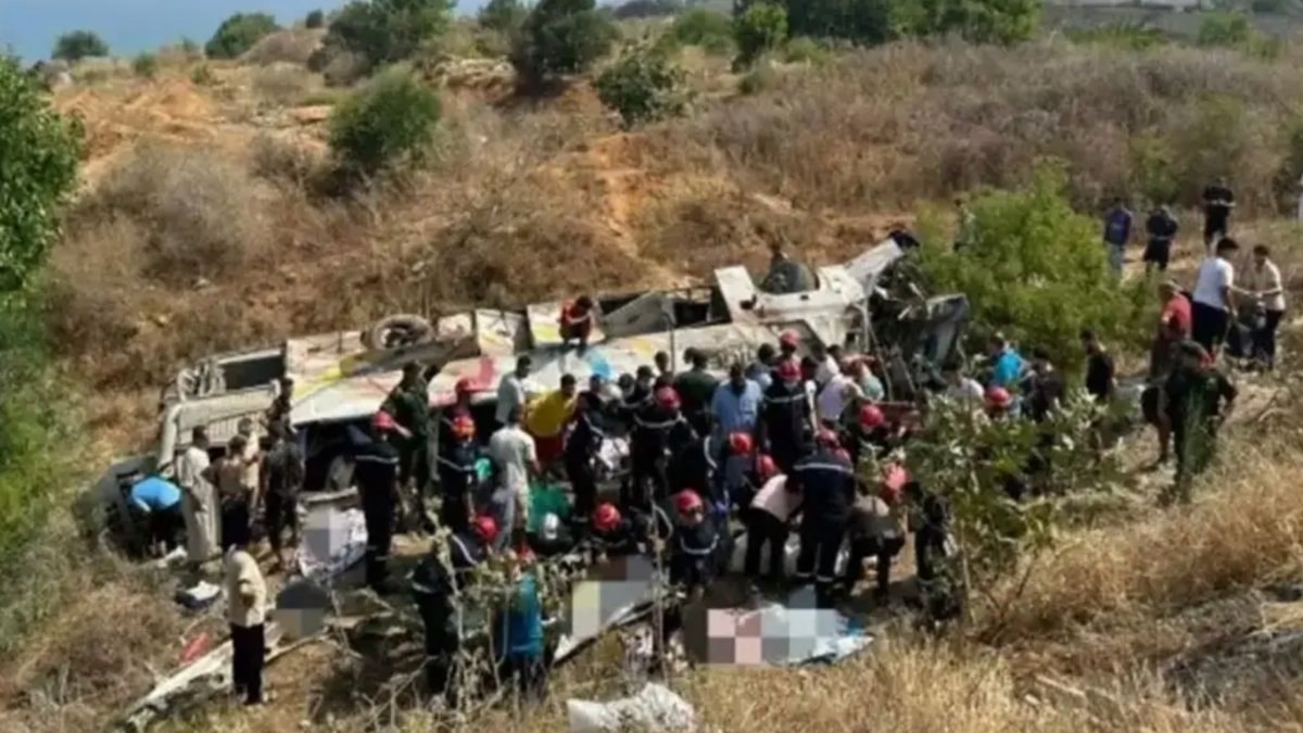 Cezayir’de yolcu otobüsü devrildi: 25 ölü, 44 yaralı