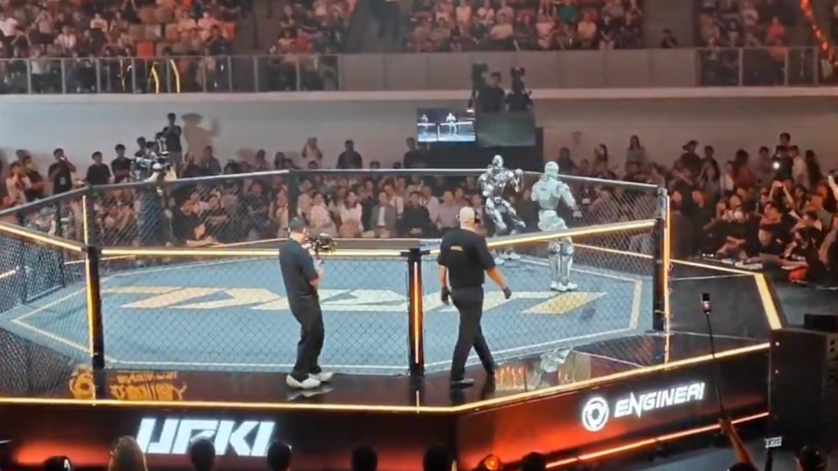 Çin’de dünyanın ilk robot MMA dövüşü düzenlendi