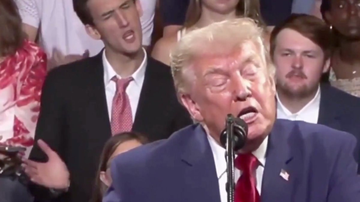 Donald Trump’ın mimiklerini taklit eden genç viral oldu