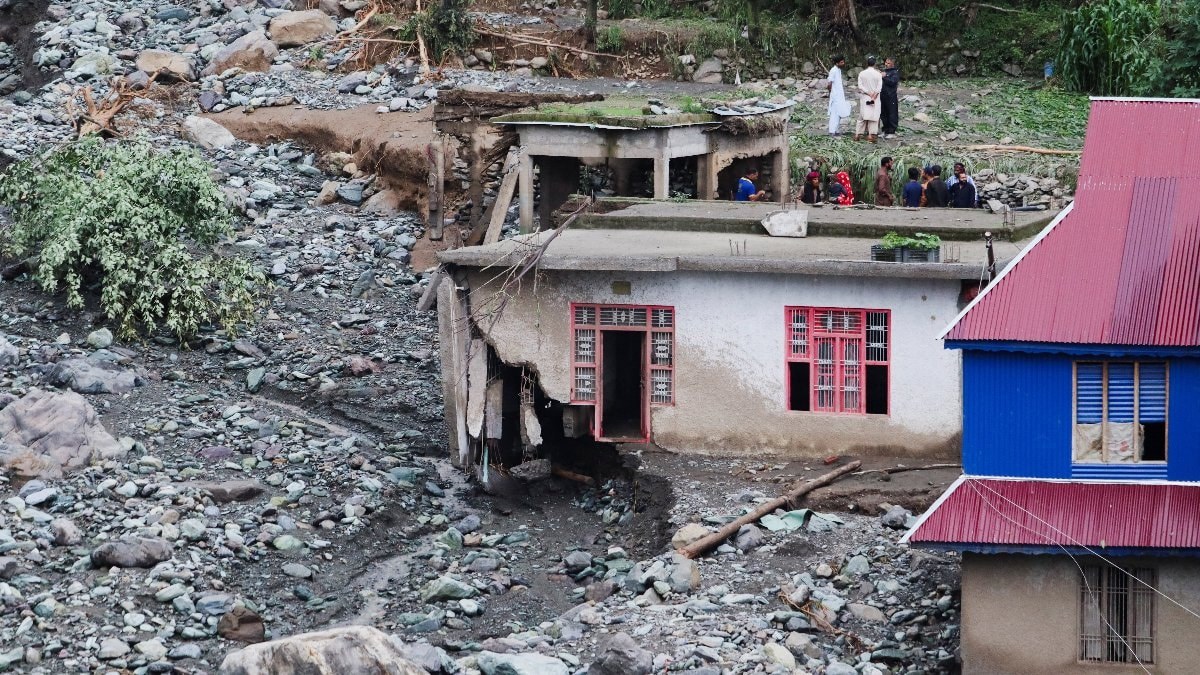 Hindistan’da şiddetli yağışlar afetlere yol açtı: 16 ölü