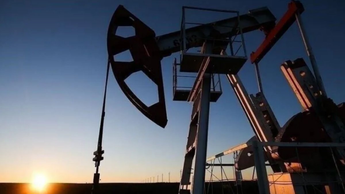 İran’ın petrol satışı 4 ayda 11 milyar doları geçti