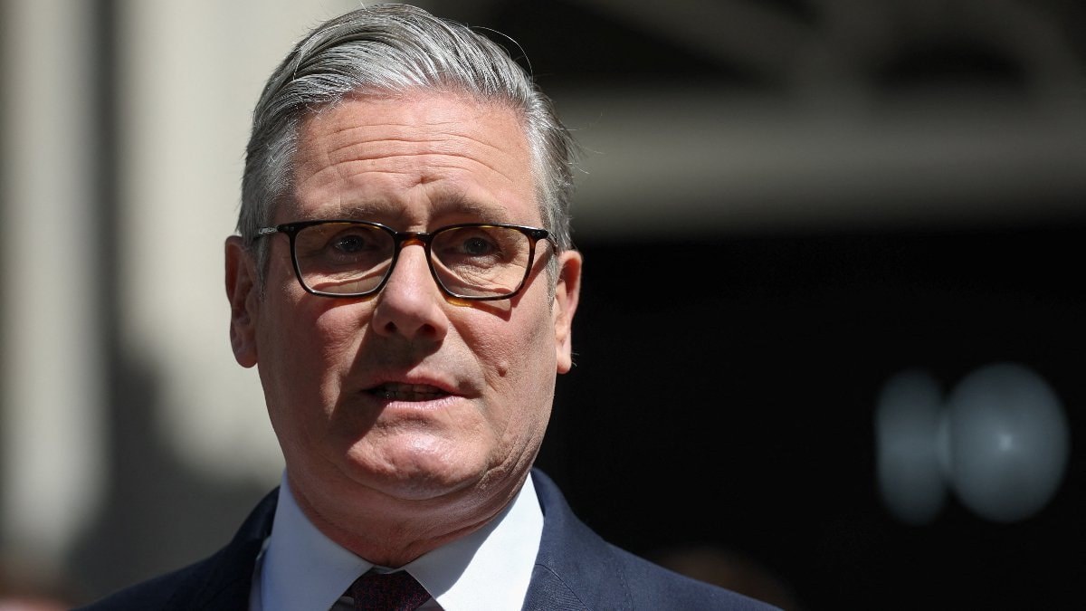 Keir Starmer, başbakanlık görevinden resmen istifa etti