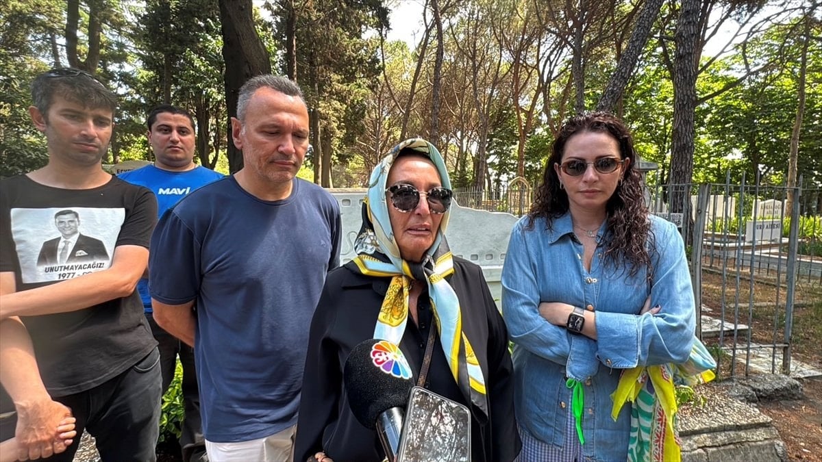 Kemal Sunal, vefatının 26. yılında kabri başında anıldı