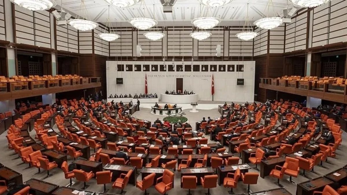 Öğrenci affını içeren madde Meclis’ten geçti