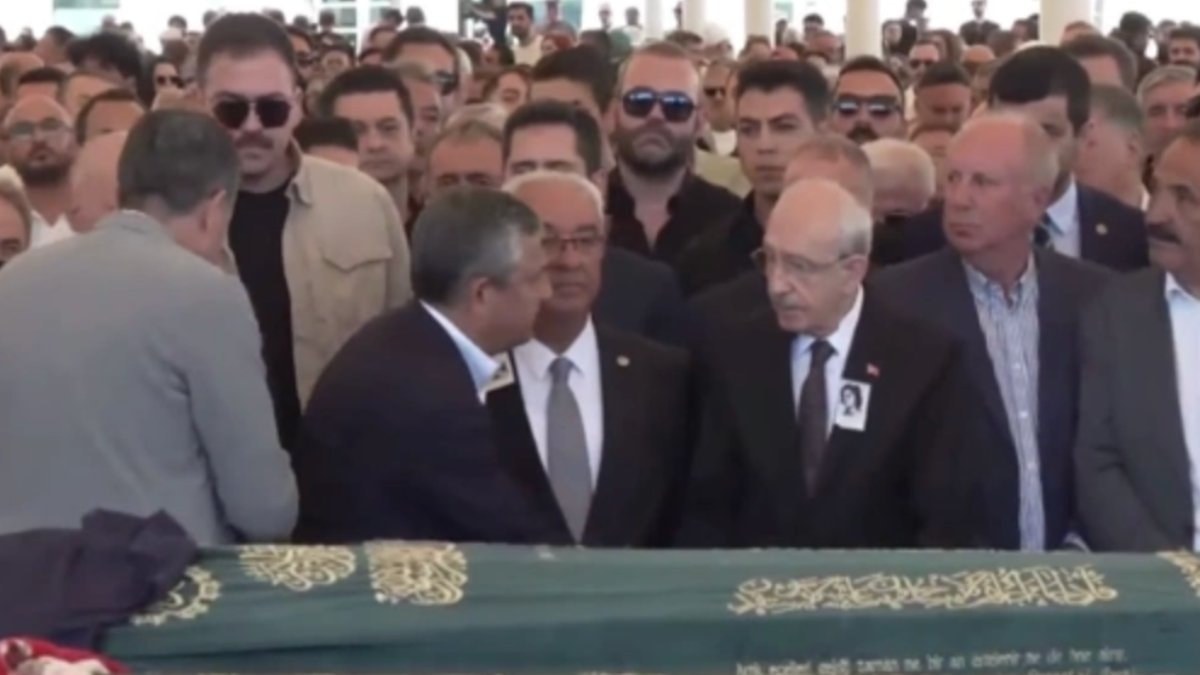 Özgür Özel ile Kemal Kılıçdaroğlu, Olcay Baykal’ın cenaze töreninde tokalaştı