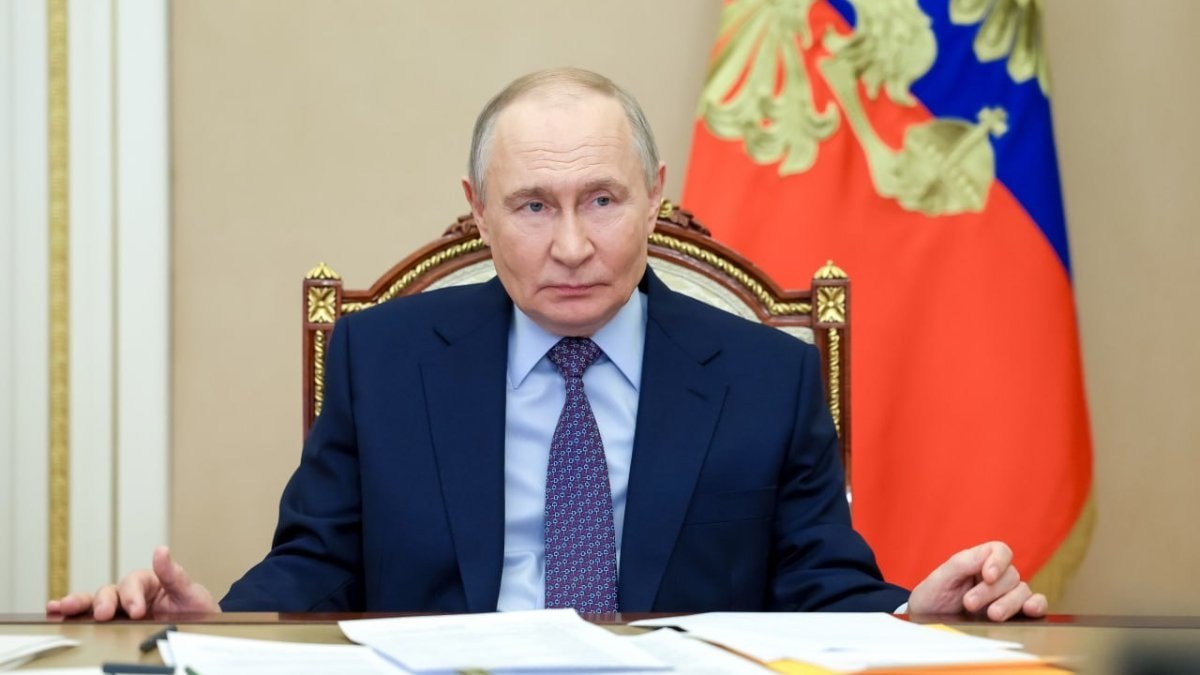 Putin’den donanmaya talimat: Rus gemilerine el koyma girişimlerine misilleme yapın