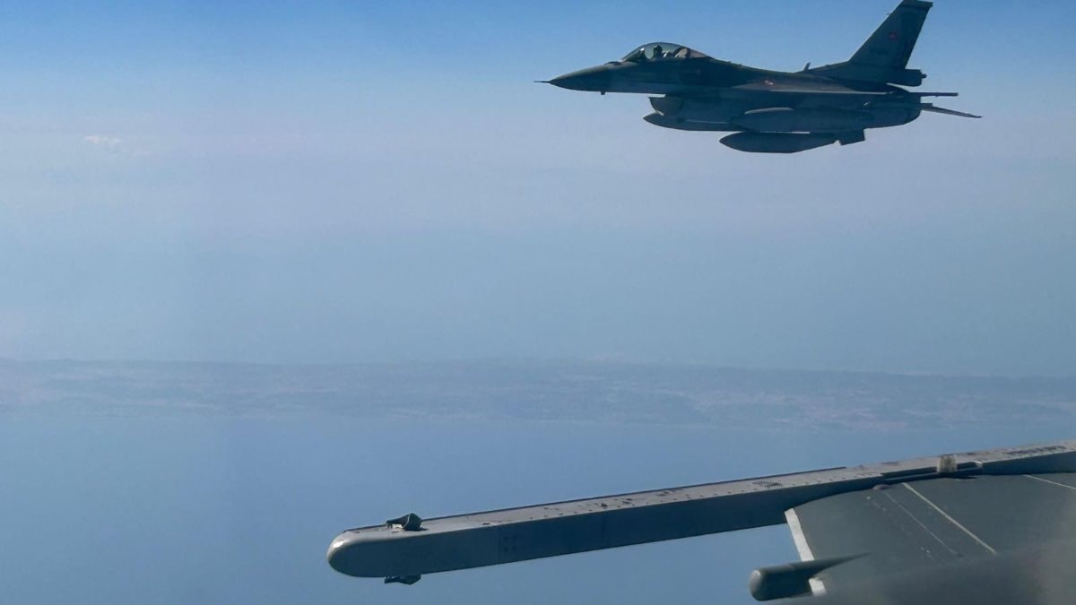 Türk Hava Kuvvetleri, Kıbrıs Adası’nın güneyinde eğitim uçuşu yaptı