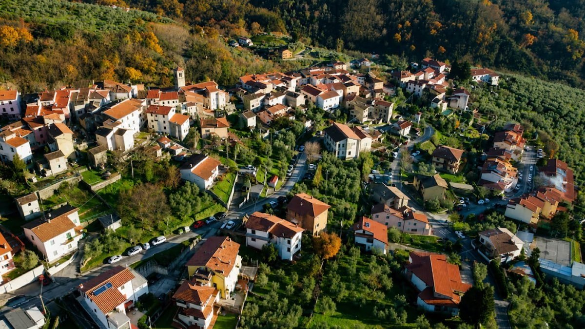 150 nüfuslu köy kapılarını açtı: Yemek ve konaklama ücretsiz