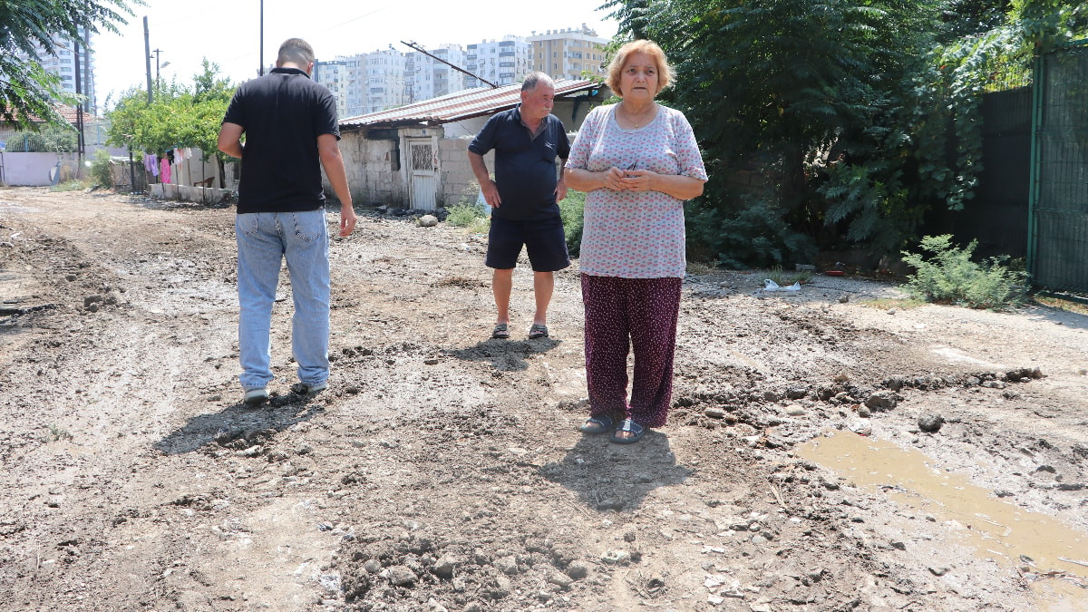 Adana’da belediye isyanı: Bakımsız yollar ve kötü koku vatandaşları sokağa döktü