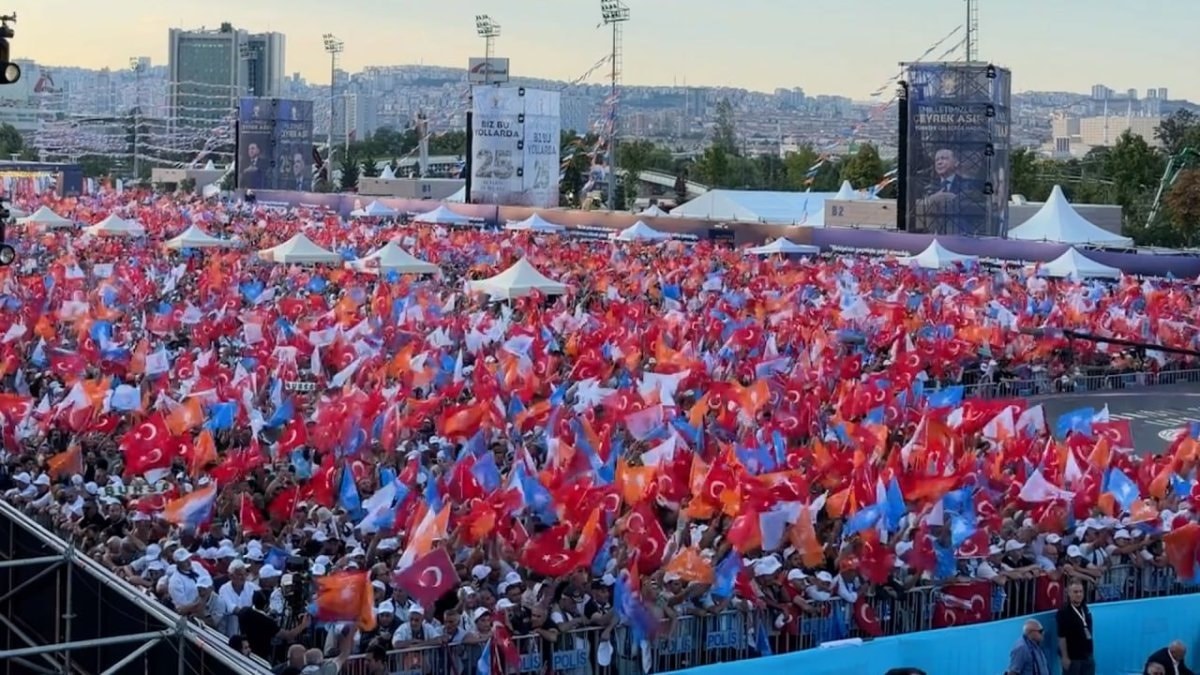 AK Parti 25 yaşında: Ankara’da 100 bin kişi programa katıldı
