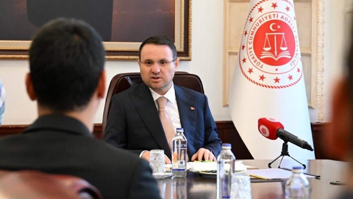 Akın Gürlek: Huzur bozan hiçbir yapıya müsamaha gösterilmeyecek