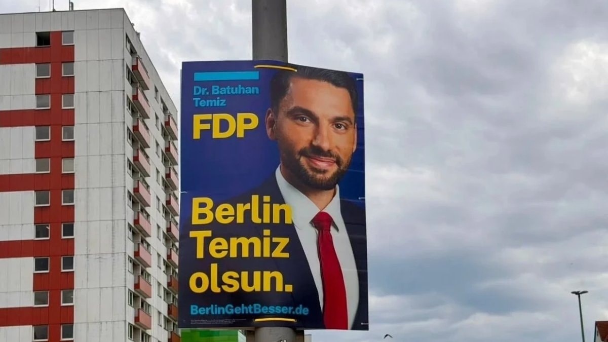 Almanya’da Türkçe seçim afiş krizi: ‘İslamlaştırma’ tartışması başladı