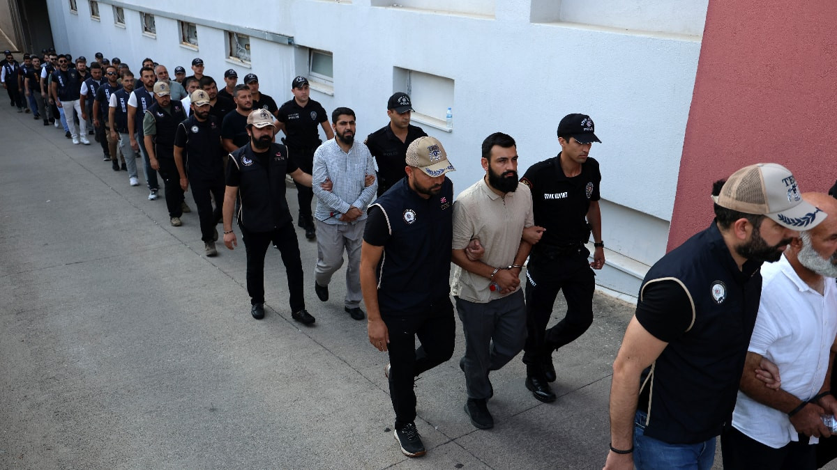 Alparslan Kuytul soruşturmasında 35 şüpheli tutuklandı