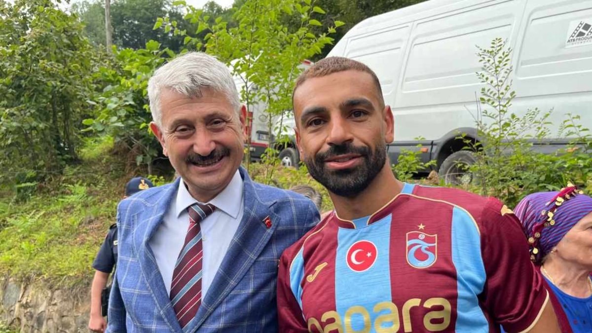 Araklı Belediye Başkanı Çebi’den Salah’a ‘İlerleyen yıllarda Mısır’a dönme Araklı’da yaşa’ teklifi