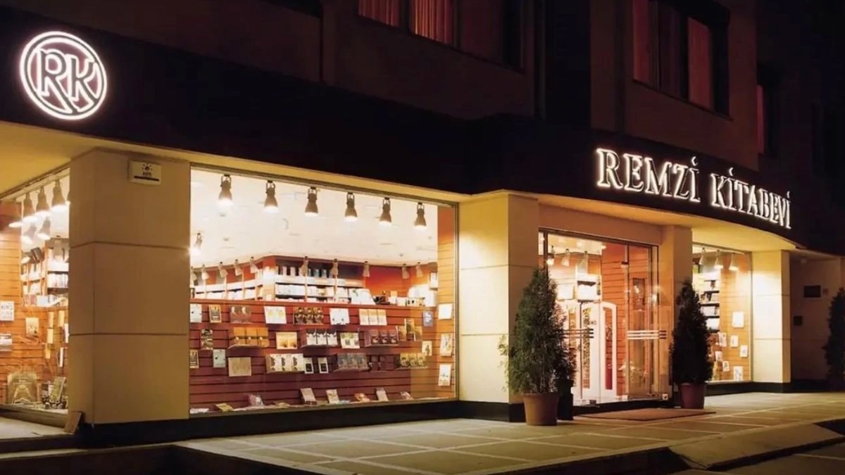 Bağdat Caddesi’ndeki Remzi Kitabevi kapanıyor