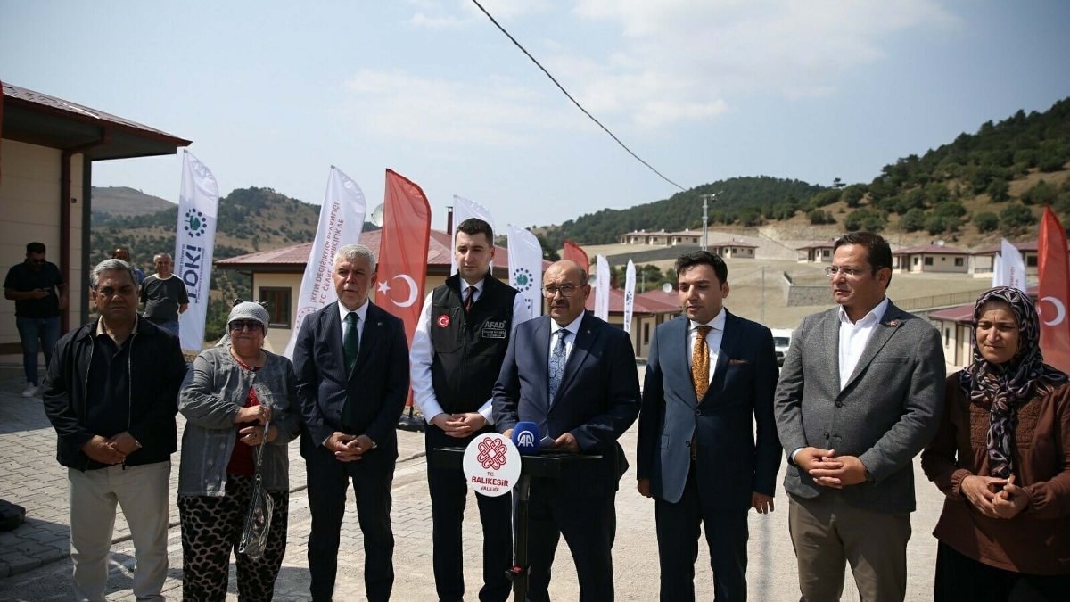 Balıkesir’de depremzedeler için 305 konutun kurası çekildi
