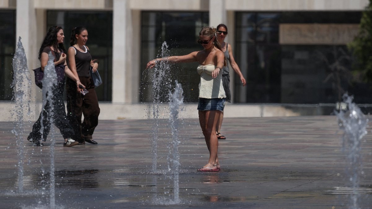Belçika’da aşırı sıcak hava nedeniyle turuncu alarm verildi