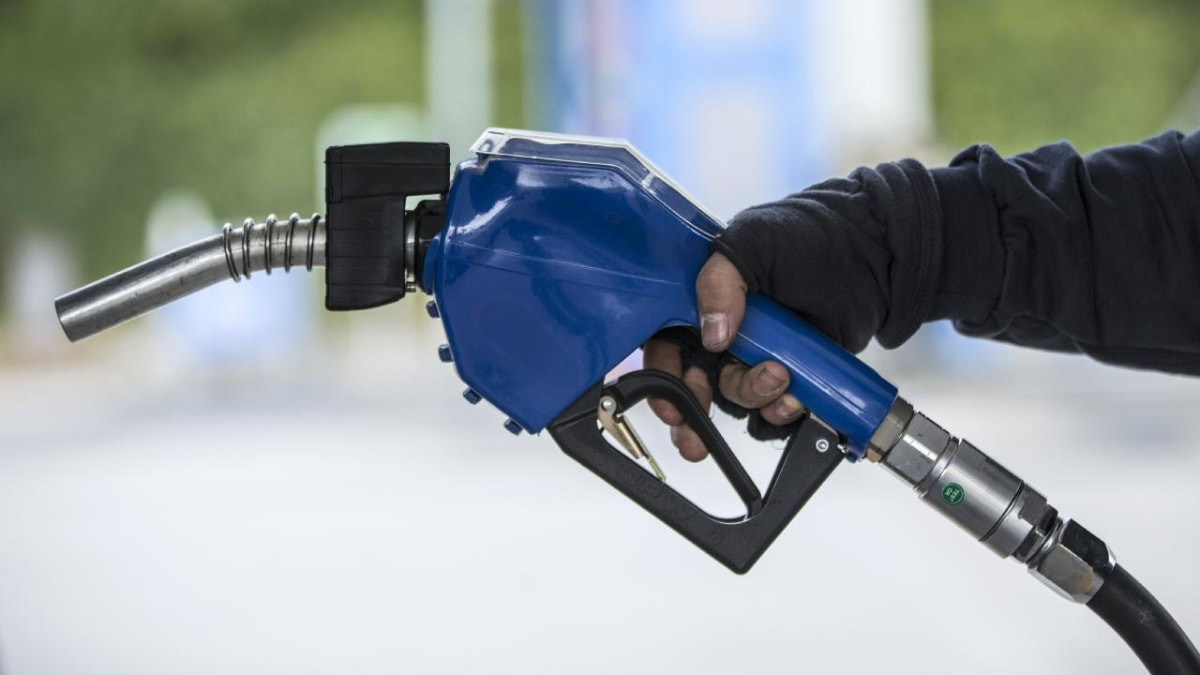 Benzine zam yolda